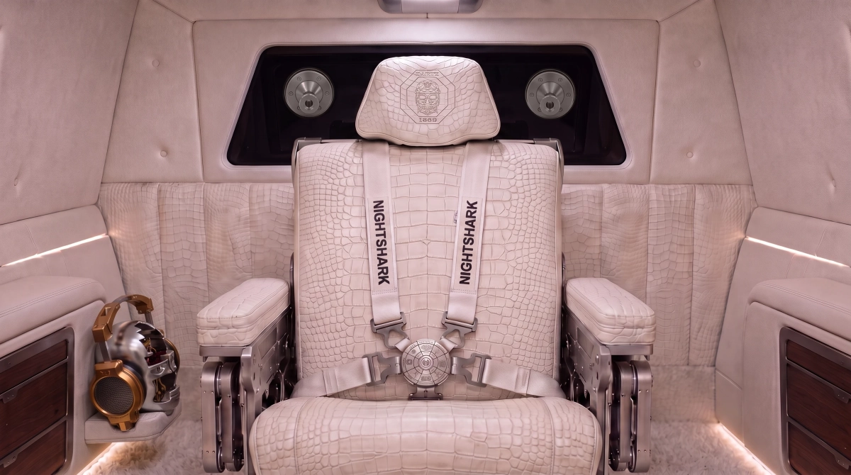 DARTZ NIGHTSHARK VI Interior Closeup