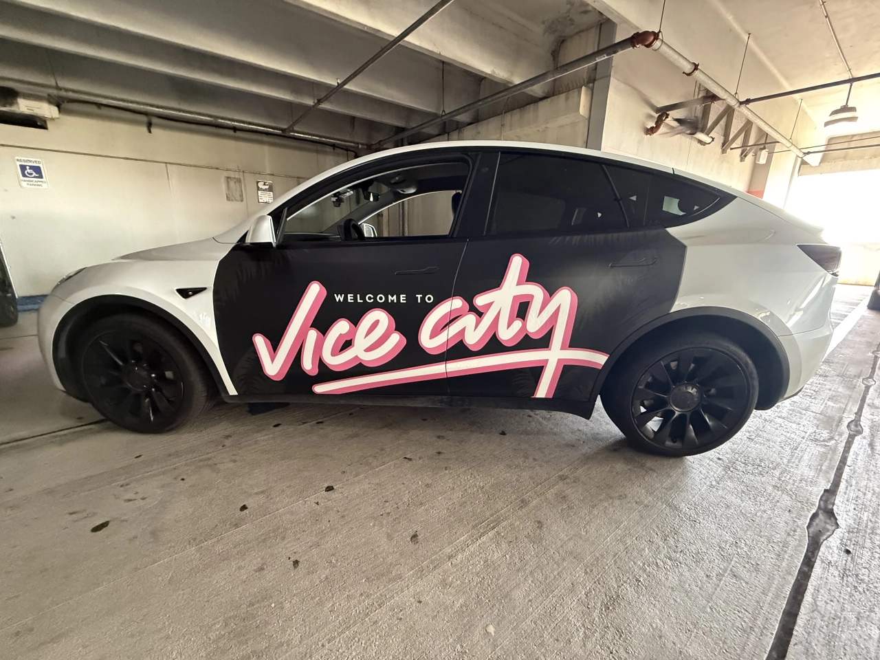 Freebee Irl Welcome To Vice City 1